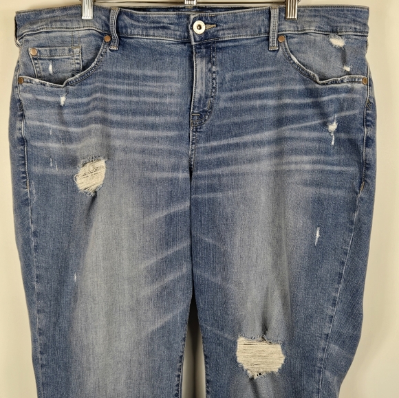 Torrid Short Boyfriend Straight Vintage Stretch Mid-Rise Jean Distressed 22S - Picture 3 of 12